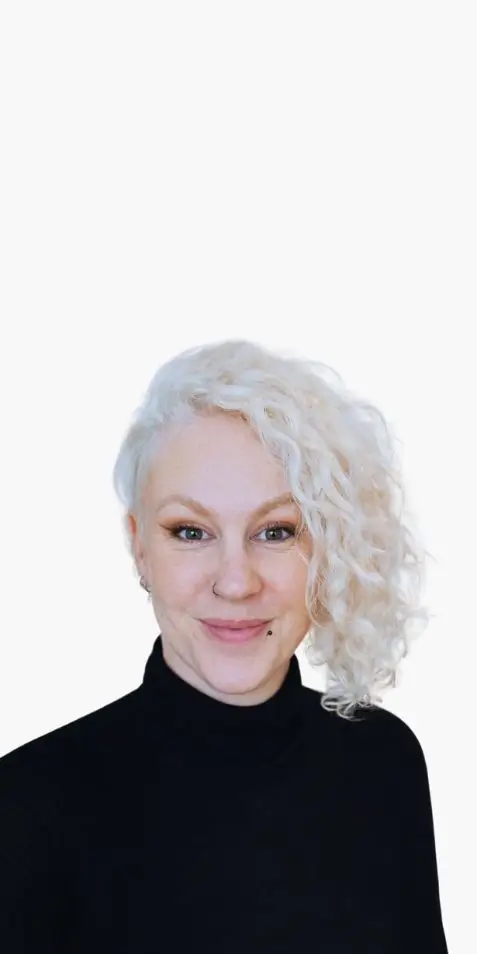 Porträt: Chloé Simo, Digital-Strategin